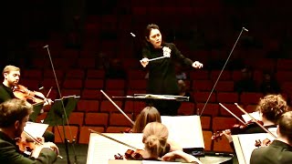 HanNa Chang conducts Mozart 40 [upl. by Celie779]