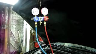 Checking Automotive AC Pressures do not open valves when checking pressure [upl. by Zeena241]