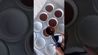 Use an ice cream scoop to easily and evenly fill your cupcake liners asmr shorts cupcake [upl. by Euqilegna]