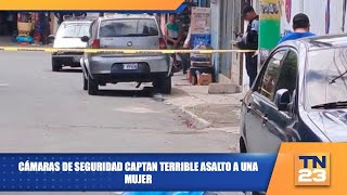 Cámaras de seguridad captan terrible asalto a una mujer [upl. by Sapers284]