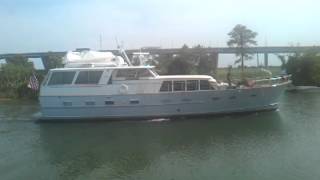 64 Burger Yacht 1968 quotSunshinequot arrives at Piney Narrows Yacht Haven [upl. by Thor692]