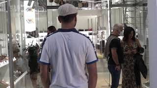 Al via i saldi estivi ad Arezzo inizio con lo shopping in notturna [upl. by Zischke]