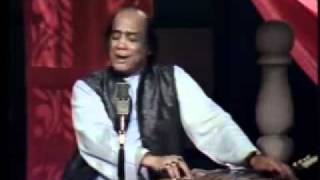 Muhabbat Karne Wale Kam Na Honge  Mehdi Hassan  Live [upl. by Auberon]