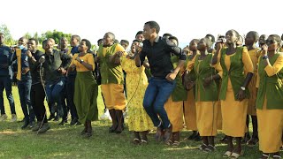 FAMILY ALTAR PART 27Ayiiiwee Ngiyi message yawe muri aka kanya Birashoboka byBeulah choir [upl. by Castra]