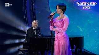 Sanremo 2024  Arisa canta quotLa nottequot dalla piazza di Sanremo [upl. by Anairo]