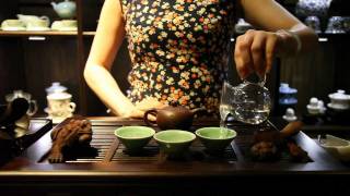 The Chinese Tea Company  Brewing Puer Cha [upl. by Ahcilef]