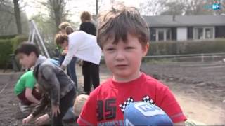 Amstelveen kleurt beetje bij beetje oranje voor Koningsdag op 26 april [upl. by Keiko249]