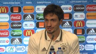 Rechenspiele mit Mats Hummels  Nordirland  Deutschland  EM 2016 [upl. by Nirda597]