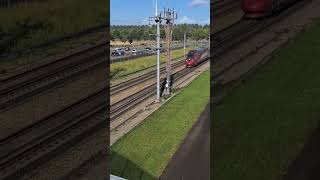 Thalys scheurt langs lage zwaluwen rg Brussel zuid [upl. by Isla533]