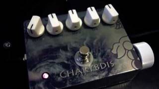 TREMULUS LUNE TREMOLO Effects Pedal [upl. by Oiramed755]