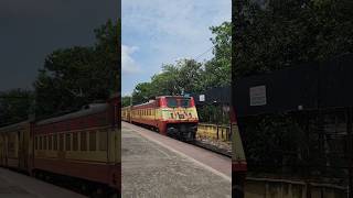 Old ICF Rajdhani Livery Wap4 Dangerous Skip Rishra Station shorts viral [upl. by Takeo]