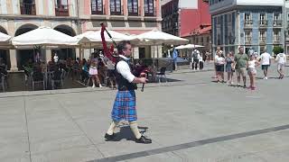 Pasacalles grupo Elizabeth Gollan Highland Dancers Festival Intercéltico de Avilés 2024 [upl. by Nitaj520]