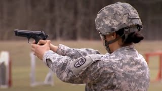 USKameraden üben für das Leistungsabzeichen der Bundeswehr [upl. by Saimerej914]