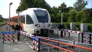 Spoorwegovergang Harlingen  Dutch railroad crossing [upl. by Suoiluj]