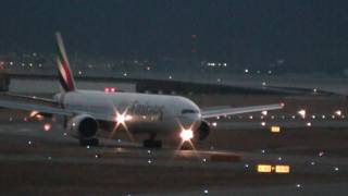 Emirates Boeing 777300ER Landing at Osaka [upl. by Sutherlan618]