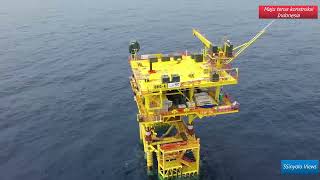 Topsides offshore platform installation Proses pemasangan bangunan Anjungan Lepas Pantai [upl. by Dallman]