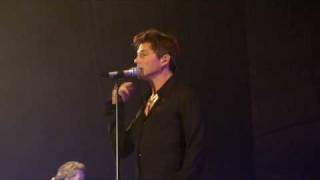 Morten Harket comments his voice problem  Kiel 01062010 FarewellTour Germany [upl. by Houston86]