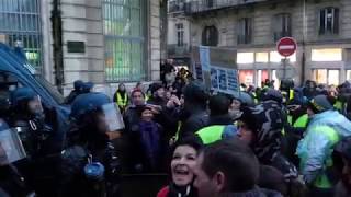 ACTE 12  Les Gilets Jaunes à Montpellier QUEL EST VOTRE METIER  AOUH [upl. by Aziar]