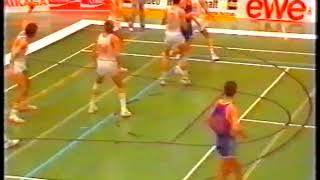 Eurobasket junior 86 Final YugoslaviaUrss [upl. by Anitsirk722]