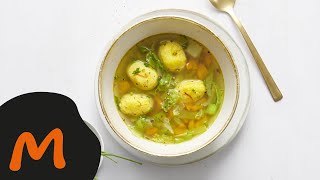 Soupe aux légumes avec quenelles au safran – Recette Migusto [upl. by Ynnatirb942]