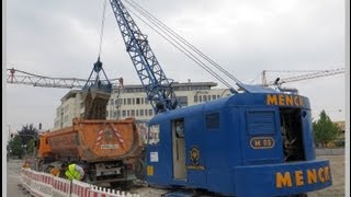 Menck M60  Bj 1959 mit Zweischalengreifer beim Baugrubenaushub in München [upl. by Lizzie]