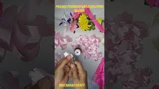 Proses pembentukan kelopak bunga pita satin diy bungapitasatin buket buketbunga flowers [upl. by Ettevey]