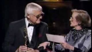 Bette Davis and Robert Wise Oscars 1987 [upl. by Ocihc]