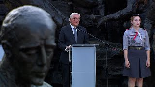 Steinmeier bittet um Vergebung 80 Jahre nach dem Warschauer Aufstand [upl. by Hakan]