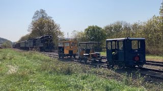 Motorcars in the siding to meet HVSR 5833 Westbound [upl. by Mikeb243]