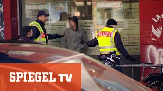 Brennpunkt quotKottiquot Obdachlose Dealer Süchtige in Berlin  SPIEGEL TV [upl. by Wobniar]