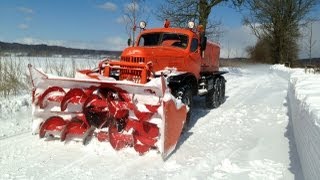 ZIL157 KE D470 Schneefräse im Wintereinsatz 2013 Insel Rügen ЗИЛ157 Шнекоротор Д470 snow blower [upl. by Alleirbag]