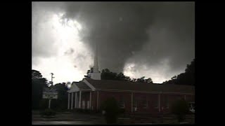 F2 tornado touches down in Northwest Jacksonville in 2004 [upl. by Ahsiel]