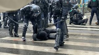 1erMai tensions à Paris charge des CRS sur le boulevard Voltaire  AFP Images [upl. by Etnasa]