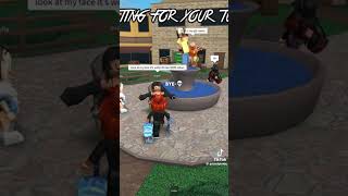 Beating a toxic targeter in mm2 roblox mm2 viral [upl. by Mailliw]