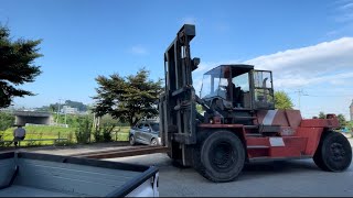 HOW TO DRIVE A FORKLIFT [upl. by Smaoht]