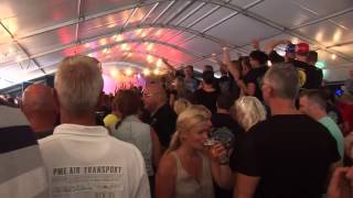 Wagenbouwersfeestfeesttent Vollenhove [upl. by Dlared]