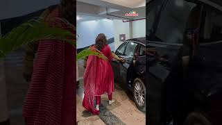 Shamita Shetty arrives with her mother at Manish Malhotras house for Ganesh Chaturthi celebration [upl. by Ethelred]