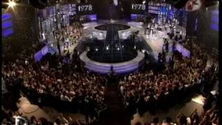 GLORIA GAYNOR  i will survive Decadas 2010 HQ [upl. by Anhoj]