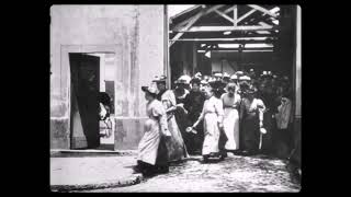 La Sortie de lUsine Lumière à Lyon Workers Leaving the Lumiere Factory 1 1895 Louis Lumiere [upl. by Nagirrek]