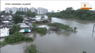 Gujarat Flood  Vadodara Flooded Due to Heavy Rain  Gujarat Crisis Update  Weather Update  News9 [upl. by Yanaton]