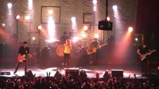 Paramore quotIgnorancequot HD Live in Philadelphia on October 17 2009 [upl. by Delfine]