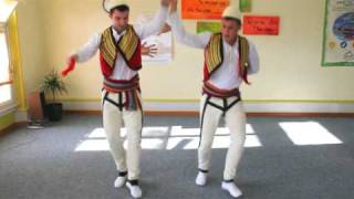 Danse traditionnelle Albanaise [upl. by Violetta]