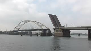 Brugopening Merwedebrug Papendrecht Basculebrug Basculebridge Pont Basculant Klappbrücke [upl. by Roper]