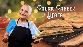 Homemade Palak Paneer Lifafa recipe by Gujju Ben I Indian pocket paratha I Breakfast recipe [upl. by Suoiradal710]