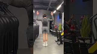 Mittlerweile ist jedes Gym aus alles Winkeln 4K Videoüberwacht 😂😭 gym fitnessstudio coemdy [upl. by Matthaus]