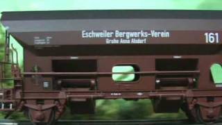 ModellbahnNeuheiten 14 Trix 24108 DrehschieberSeitenentladewagen Fc 090 [upl. by Anolla]