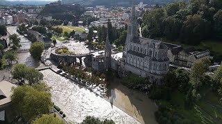 France  le sanctuaire de Lourdes frappé par des inondations [upl. by Nodababus]