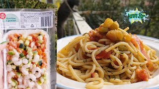 Ricetta spaghetti con zucchine e gamberi surgelati e un pomodoro [upl. by Bowles194]