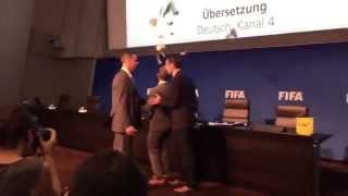 LEE NELSON COMEDIAN THROWS MONEY AT SEPP BLATTER DURING A FIFA PRESS CONFERENCE [upl. by Rickie]