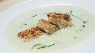 Bärlauchsuppe Rezept für Bärlauchcremesuppe und Bärlauchschaumsuppe aus der SterneKüche [upl. by Norek493]